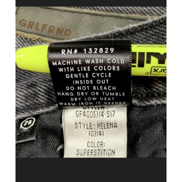 GRLFRND Helena Jeans in Superstition Wash 26 - Picture 13 of 13